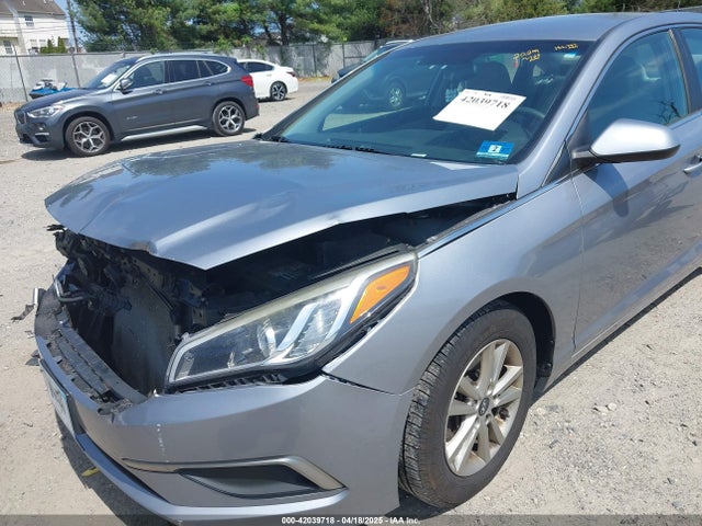 Hyundai SONATA SE 2016 5NPE24AF4GH277239 Image 18