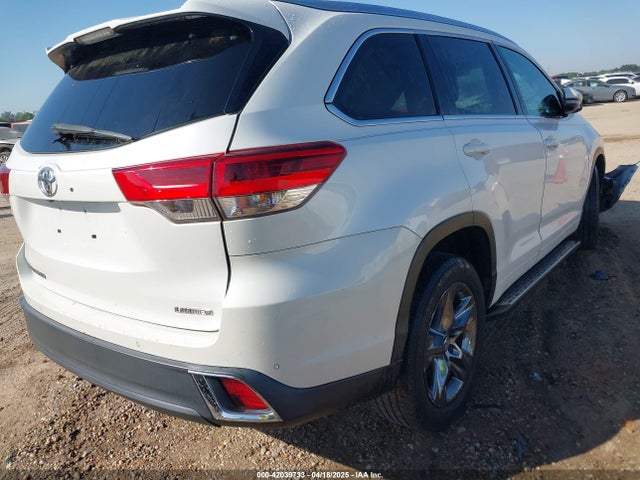 Toyota Highlander Limited Platinum 2017 5TDYZRFH9HS207649 Image 4