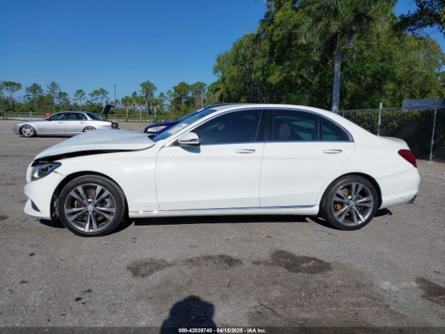 55SWF4JB3GU155524 Mercedes-Benz C 300 Luxury/sport