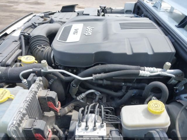 1C4BJWEG5GL330918 Jeep Wrangler Unlimited Sahara