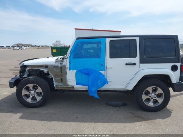 1C4BJWEG5GL330918 Jeep Wrangler Unlimited Sahara