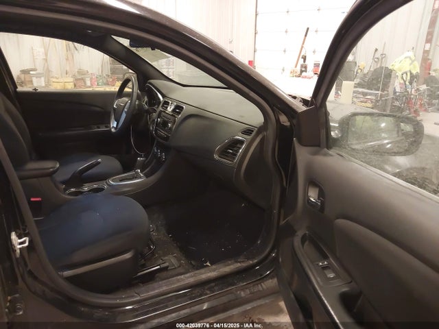 1C3CCBBGXEN152716 Chrysler 200 Touring