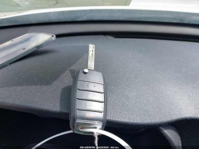 5XXGT4L30HG156861 KIA Optima Lx