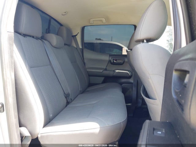 5TFAX5GN7KX156688 Toyota Tacoma Sr5
