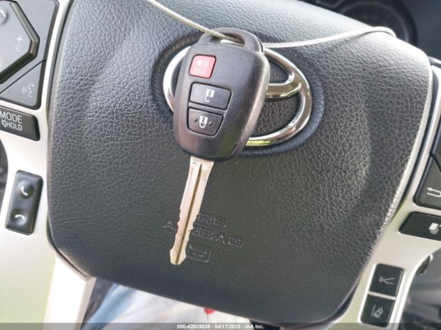 5TFEY5F13JX235125 Toyota Tundra Sr5 5.7l V8