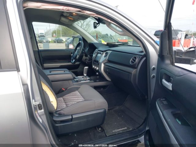 5TFEY5F13JX235125 Toyota Tundra Sr5 5.7l V8