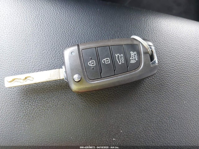 5NPLL4AGXMH047584 Hyundai ELANTRA SE