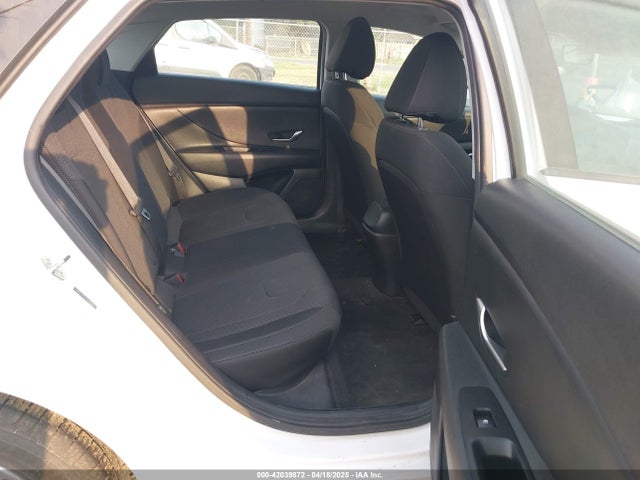 5NPLL4AGXMH047584 Hyundai ELANTRA SE