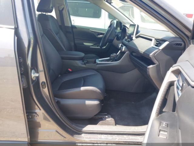 2T3C1RFV8KW034994 Toyota Rav4 Xle Premium