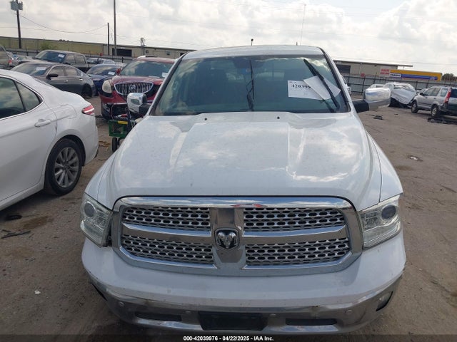 1C6RR6NM1JS232390 RAM 1500 Laramie  4x2 5'7 Box