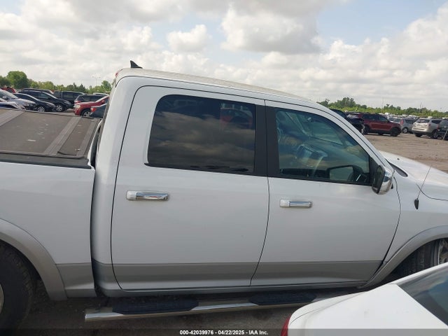 1C6RR6NM1JS232390 RAM 1500 Laramie  4x2 5'7 Box