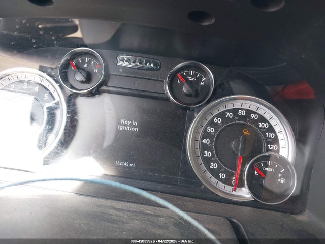 1C6RR6NM1JS232390 RAM 1500 Laramie  4x2 5'7 Box