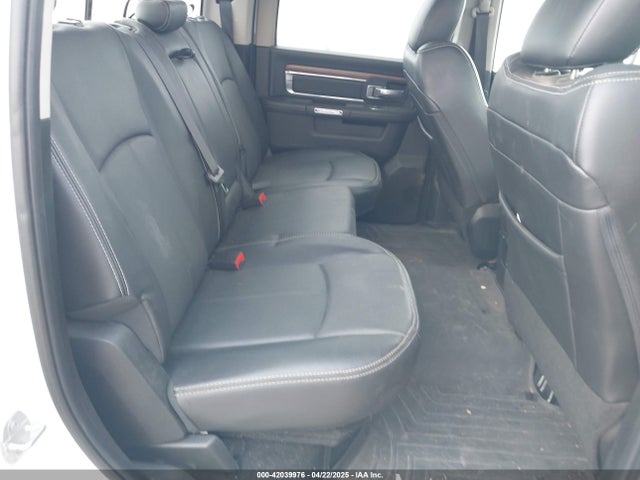 1C6RR6NM1JS232390 RAM 1500 Laramie  4x2 5'7 Box