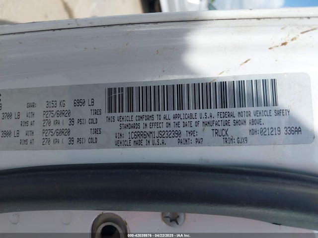 1C6RR6NM1JS232390 RAM 1500 Laramie  4x2 5'7 Box