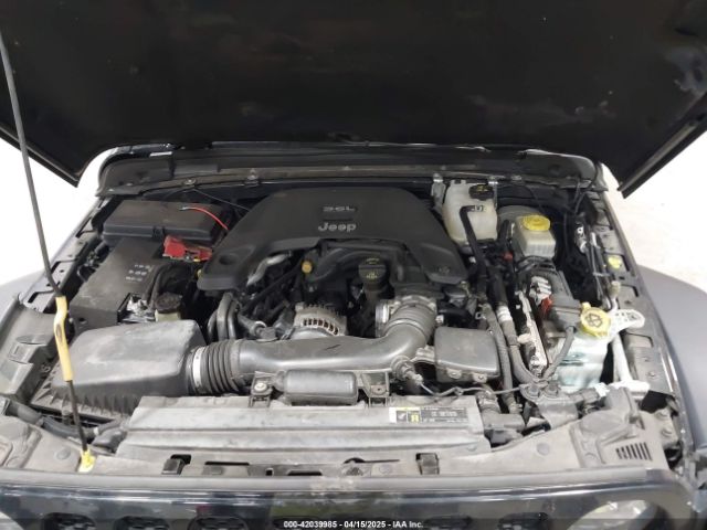 1C4HJXDGXKW505396 Jeep Wrangler Unlimited Sport S 4x4