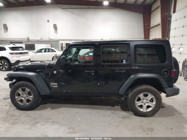 1C4HJXDGXKW505396 Jeep Wrangler Unlimited Sport S 4x4