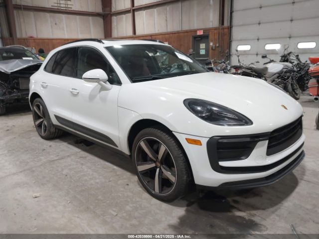 2022 PORSCHE MACAN WP1AA2A52NLB02038 Photo 0