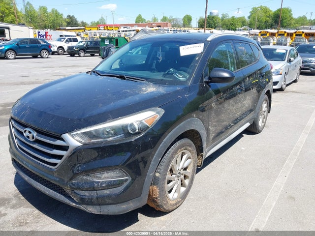 KM8J3CA41HU394414 Hyundai TUCSON SE