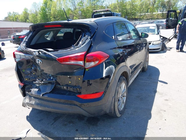 KM8J3CA41HU394414 Hyundai TUCSON SE