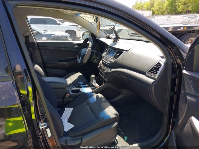KM8J3CA41HU394414 Hyundai TUCSON SE