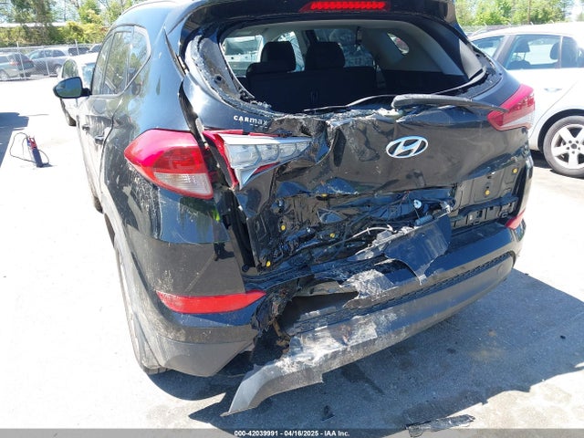 KM8J3CA41HU394414 Hyundai TUCSON SE