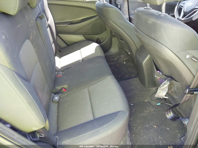 KM8J3CA41HU394414 Hyundai TUCSON SE