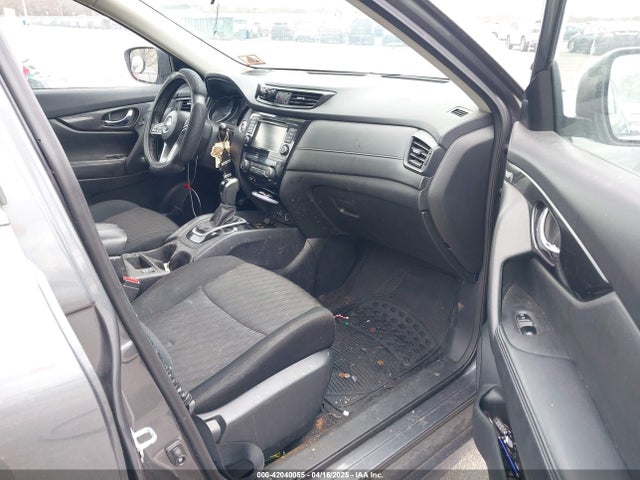 5N1AT2MT3JC795388 Nissan ROGUE SV