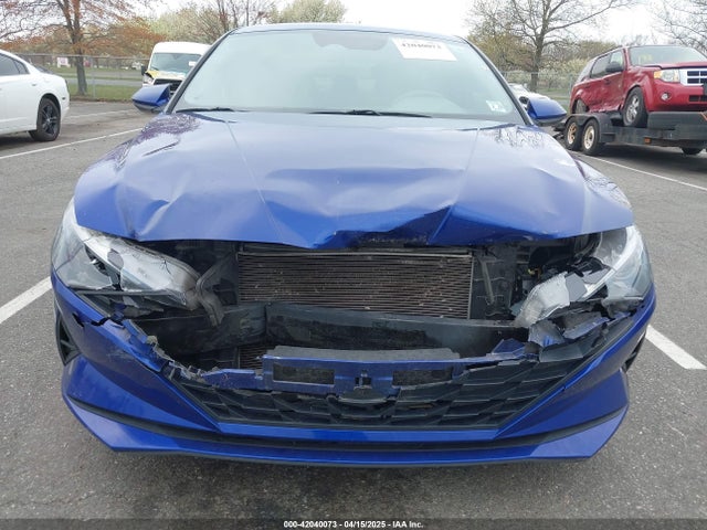 5NPLM4AG2MH045955 Hyundai ELANTRA SEL