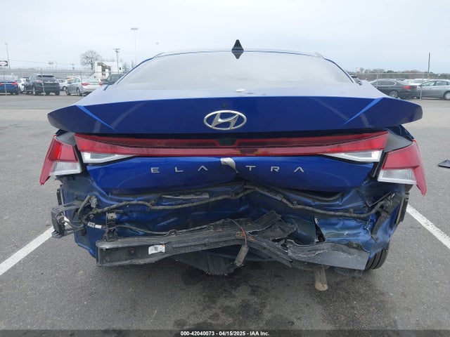 5NPLM4AG2MH045955 Hyundai ELANTRA SEL
