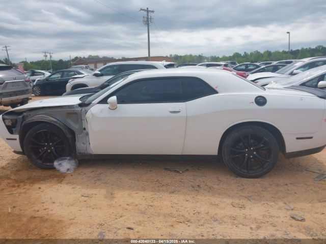 2C3CDZAG7GH202958 Dodge Challenger Sxt