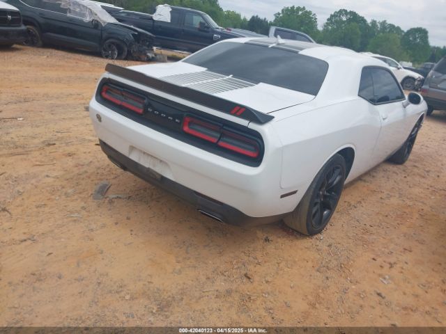 2C3CDZAG7GH202958 Dodge Challenger Sxt