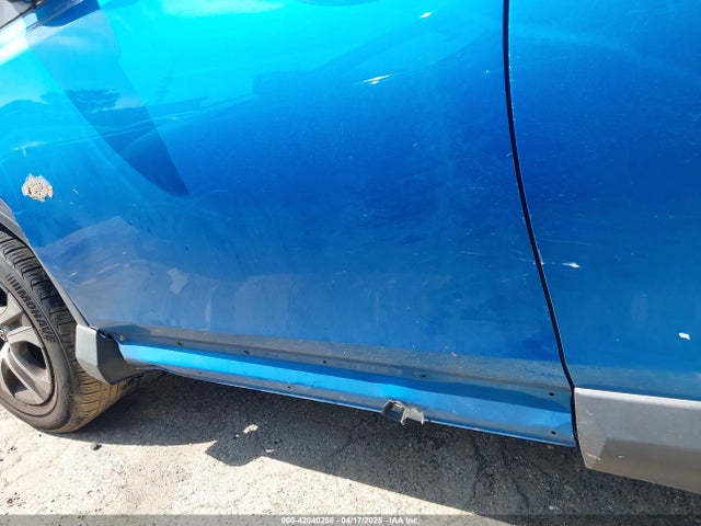 JTMZFREV8HJ106216 Toyota RAV4 LE