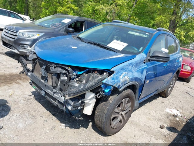 JTMZFREV8HJ106216 Toyota RAV4 LE