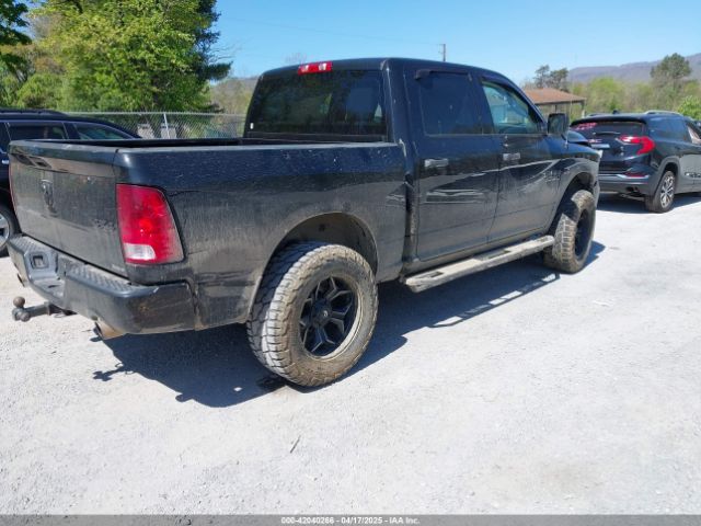 3C6RR7KTXHG788331 RAM 1500 Express  4x4 5'7 Box