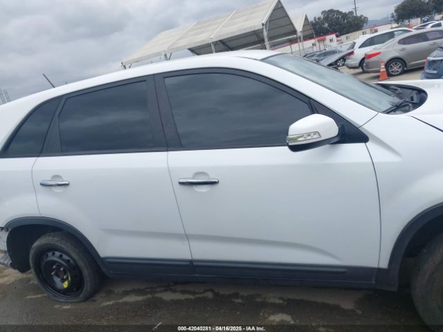 5XYKT3A66EG486609 KIA SORENTO LX