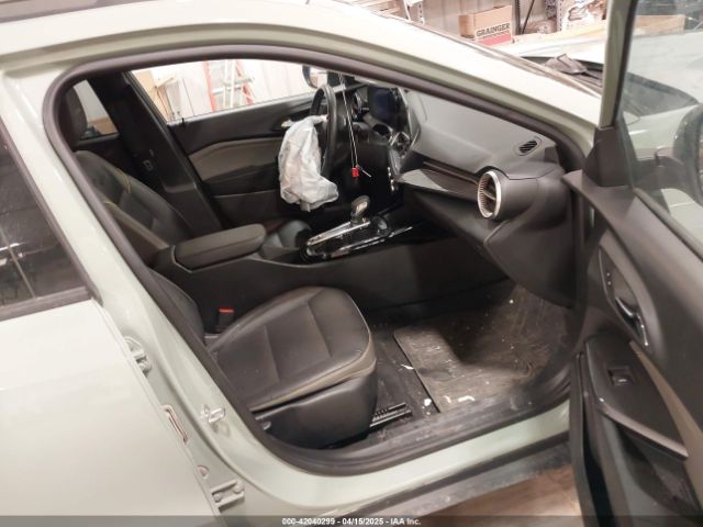 KL77LKE2XRC085286 Chevrolet Trax Fwd Activ