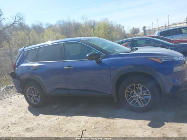 5N1AT3AB7MC849121 Nissan Rogue S Intelligent Awd