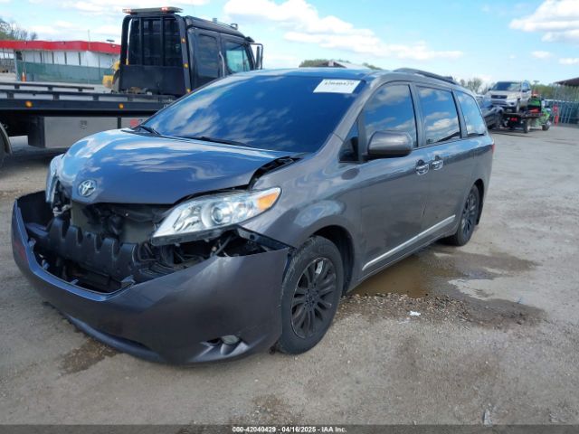 5TDYZ3DC0HS816861 Toyota Sienna Xle 8 Passenger