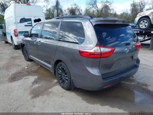 5TDYZ3DC0HS816861 Toyota Sienna Xle 8 Passenger