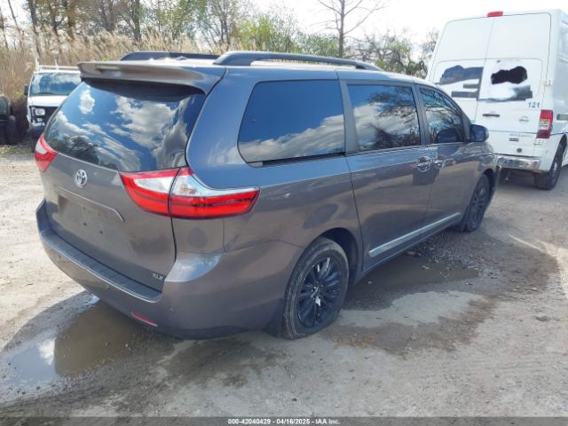 5TDYZ3DC0HS816861 Toyota Sienna Xle 8 Passenger