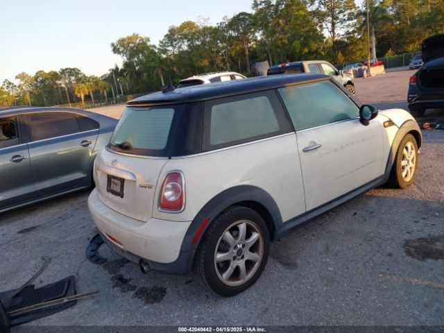 2011 MINI COOPER WMWSU3C58BT097825 Photo 3