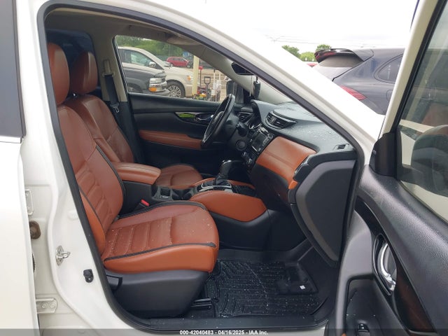 JN8AT2MT5JW467963 Nissan Rogue Sl