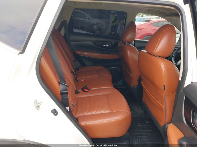 JN8AT2MT5JW467963 Nissan Rogue Sl