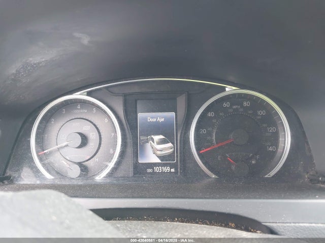 4T1BF1FK4FU937369 Toyota CAMRY SE