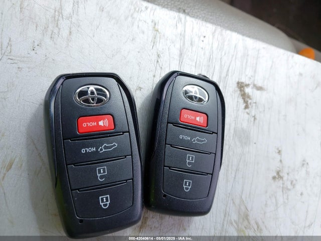 5TDAAAB58RS065835 Toyota Grand Highlander Platinum