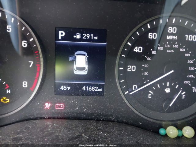 KM8J2CA48KU966895 Hyundai TUCSON SE