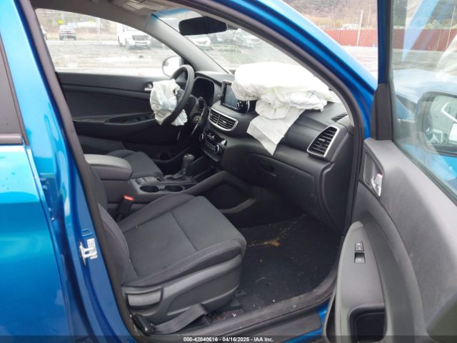 KM8J2CA48KU966895 Hyundai TUCSON SE