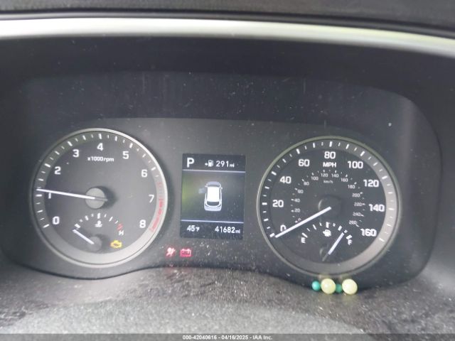 KM8J2CA48KU966895 Hyundai TUCSON SE