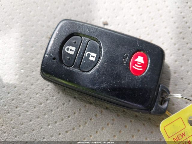 JTDKN3DU2F0445972 Toyota Prius Two