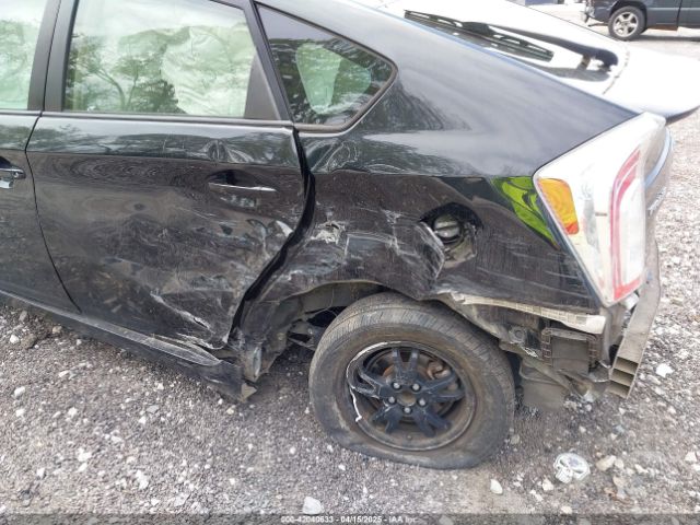JTDKN3DU2F0445972 Toyota Prius Two